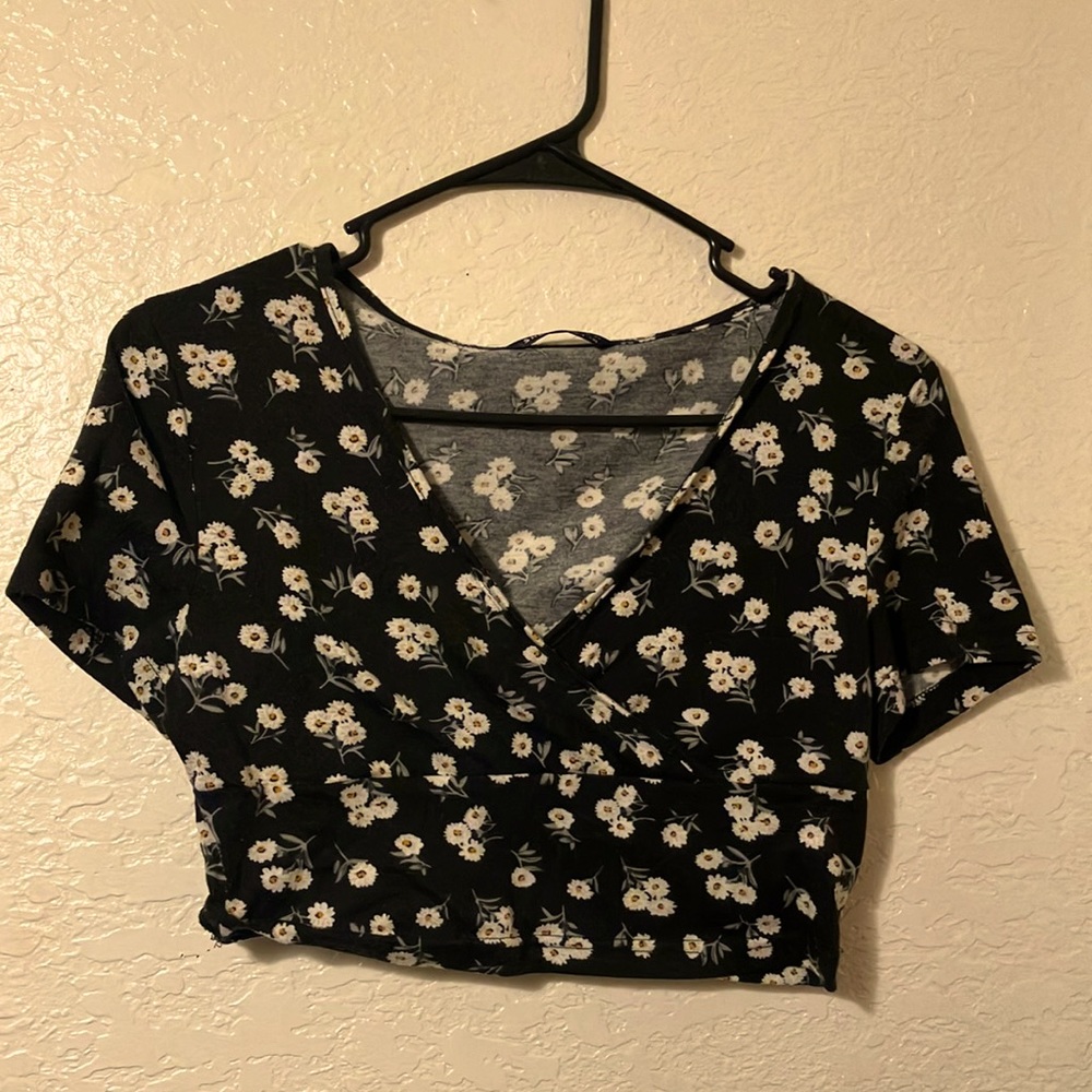 shein crop top seize medium